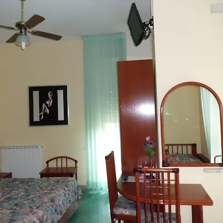 Palme Closetogigante Junior Μοντερόσο αλ Μάρε